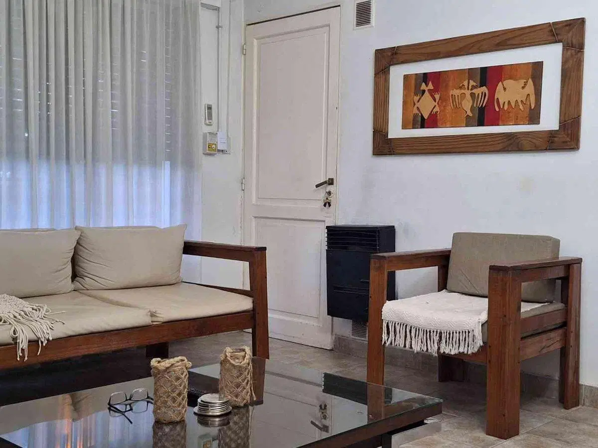 VENTA CASA LOS CEIBOS 444 A 2 CUADRAS DE AV ACONQU 4