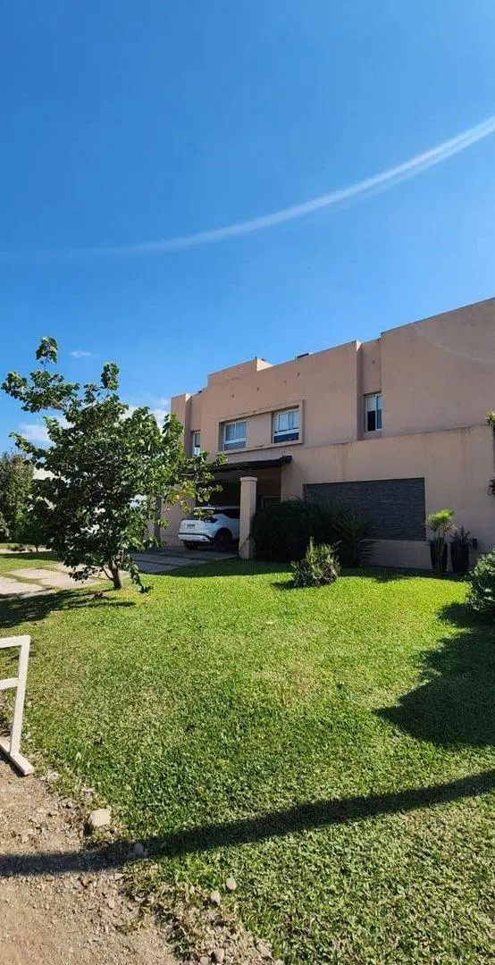 CASA EN VENTA EN COUNTRY LA HERENCIA APTA CRÉDITO 4