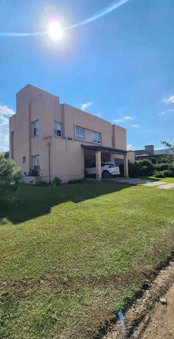 CASA EN VENTA EN COUNTRY LA HERENCIA APTA CRÉDITO 3