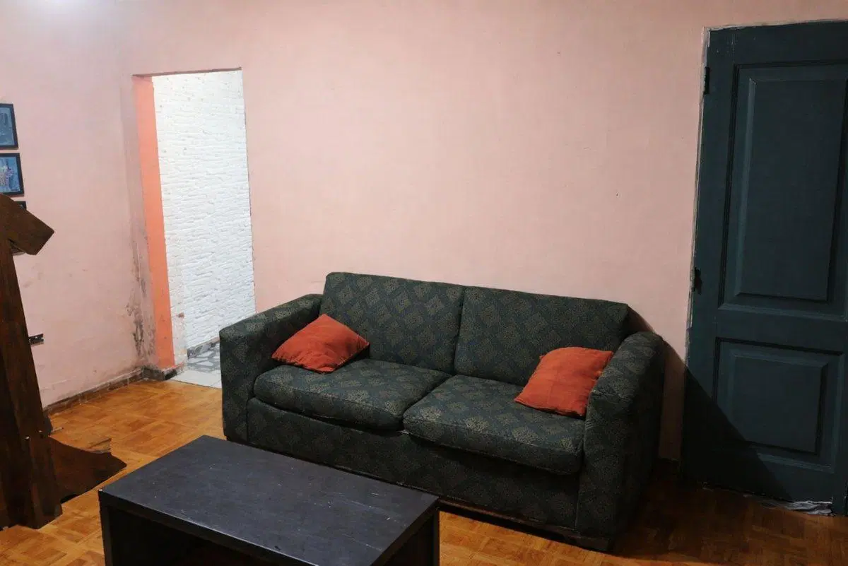 CASA ESQUINA-AMPLIO TERRENO Y POTENCIAL COMERCIAL 5