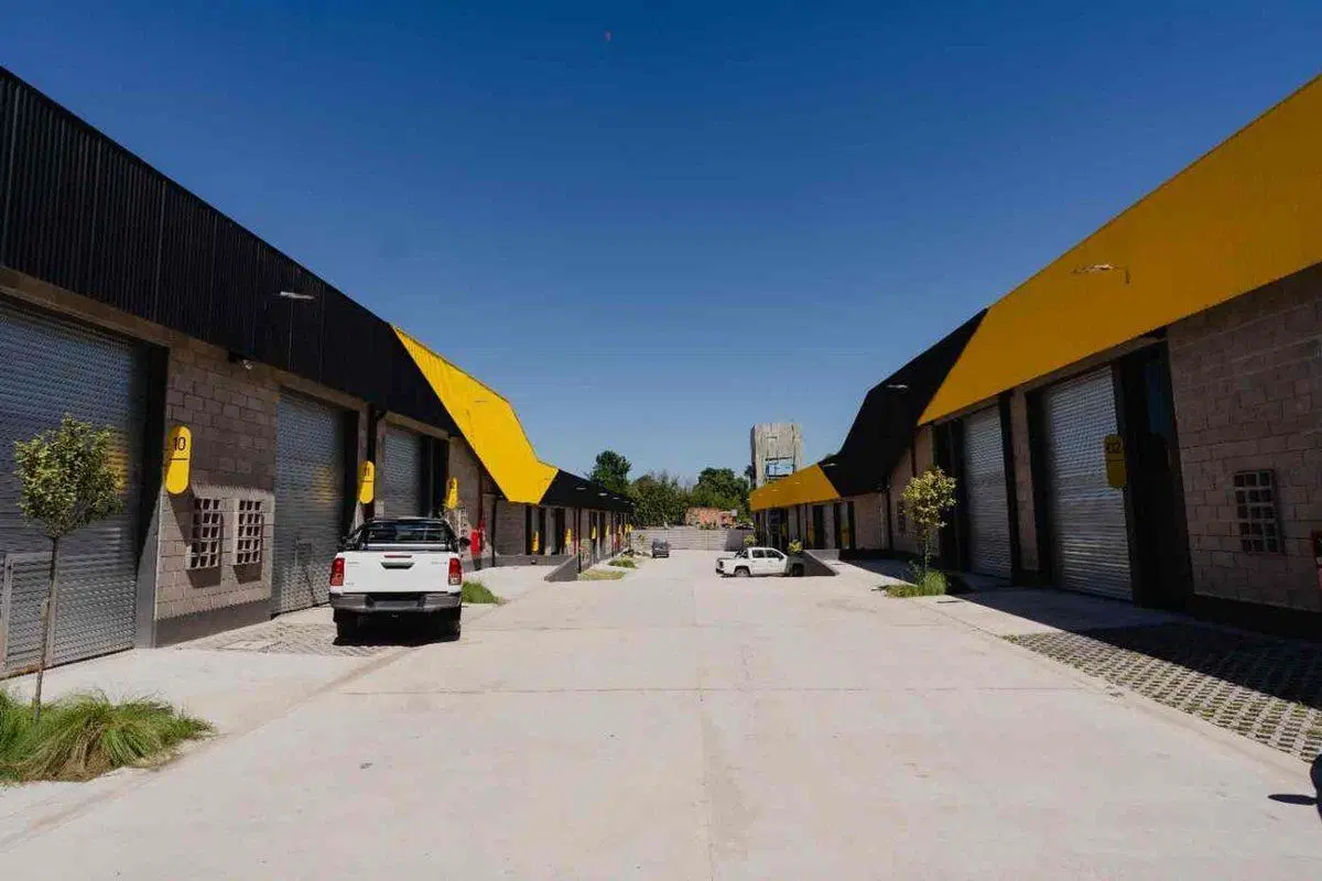 VENTA DEPOSITO 137m2 FINANCIACION PROPIA UORK 3 2