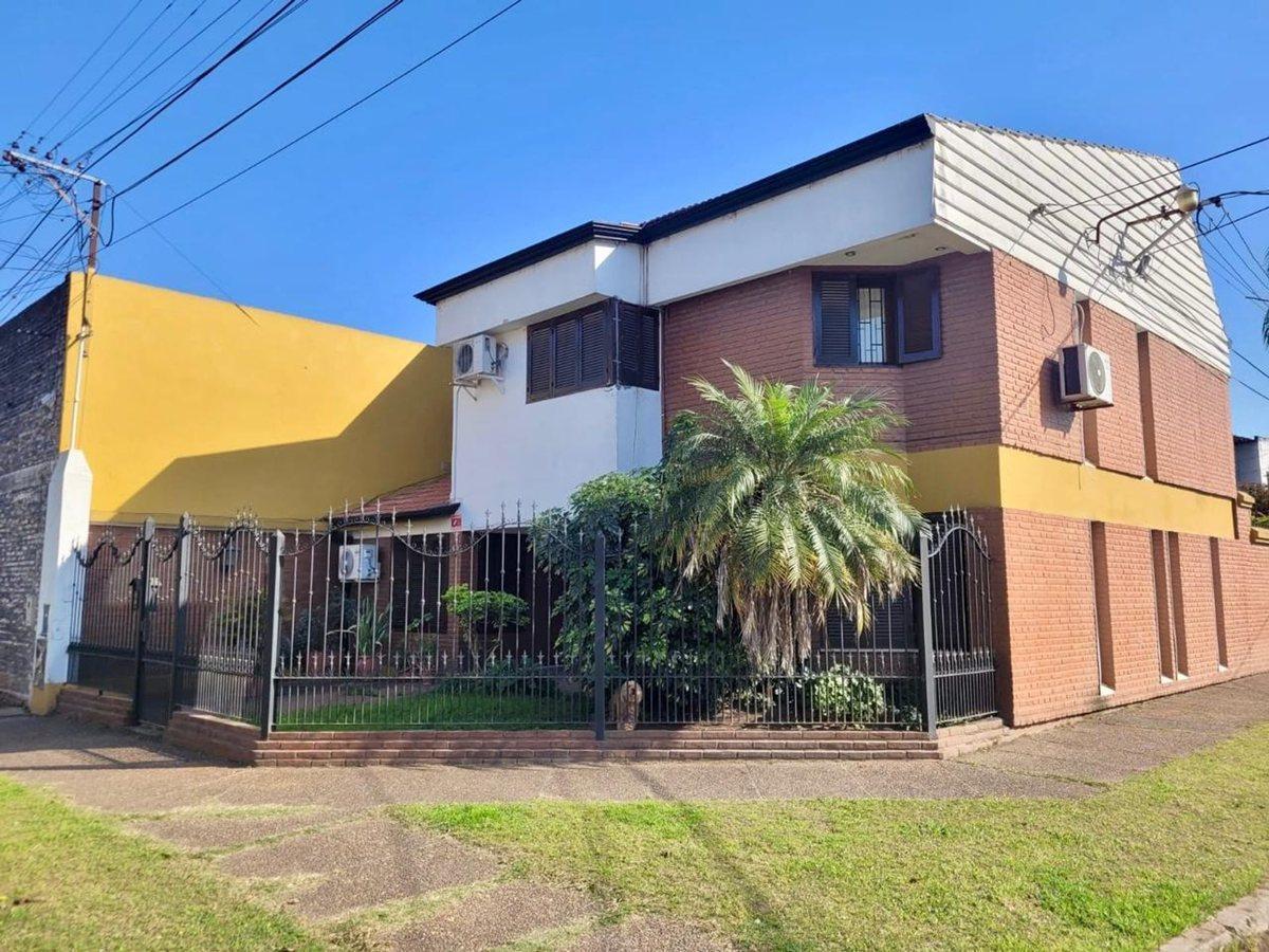 VENTA CASA ESQUINA BARRIO JARDIN