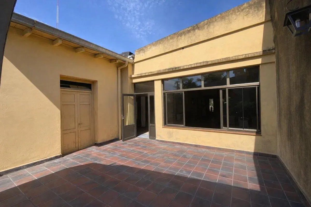 VENTA CASA 4 DORM- 2 BAÑOS- B° EL BOSQUE- SMT 3