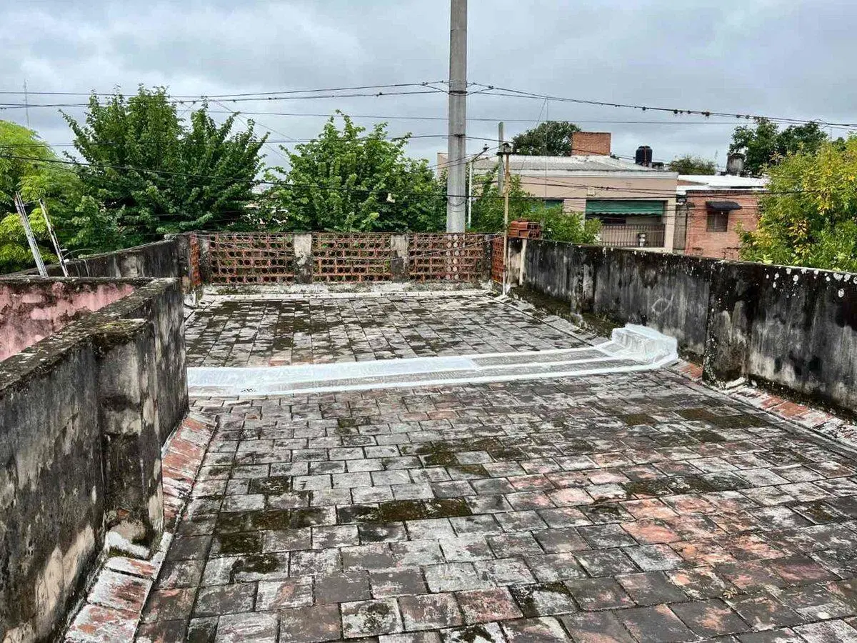 VENTA CASA A REFACCIONAR EN CIUDADELA 2