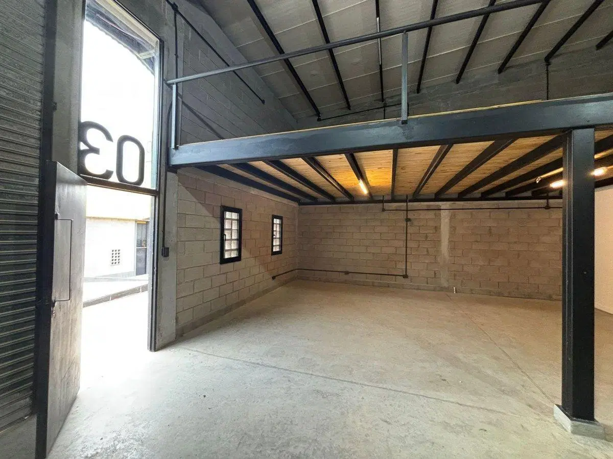 DEPOSITO EN VENTA EN POZO 145 MT2 7