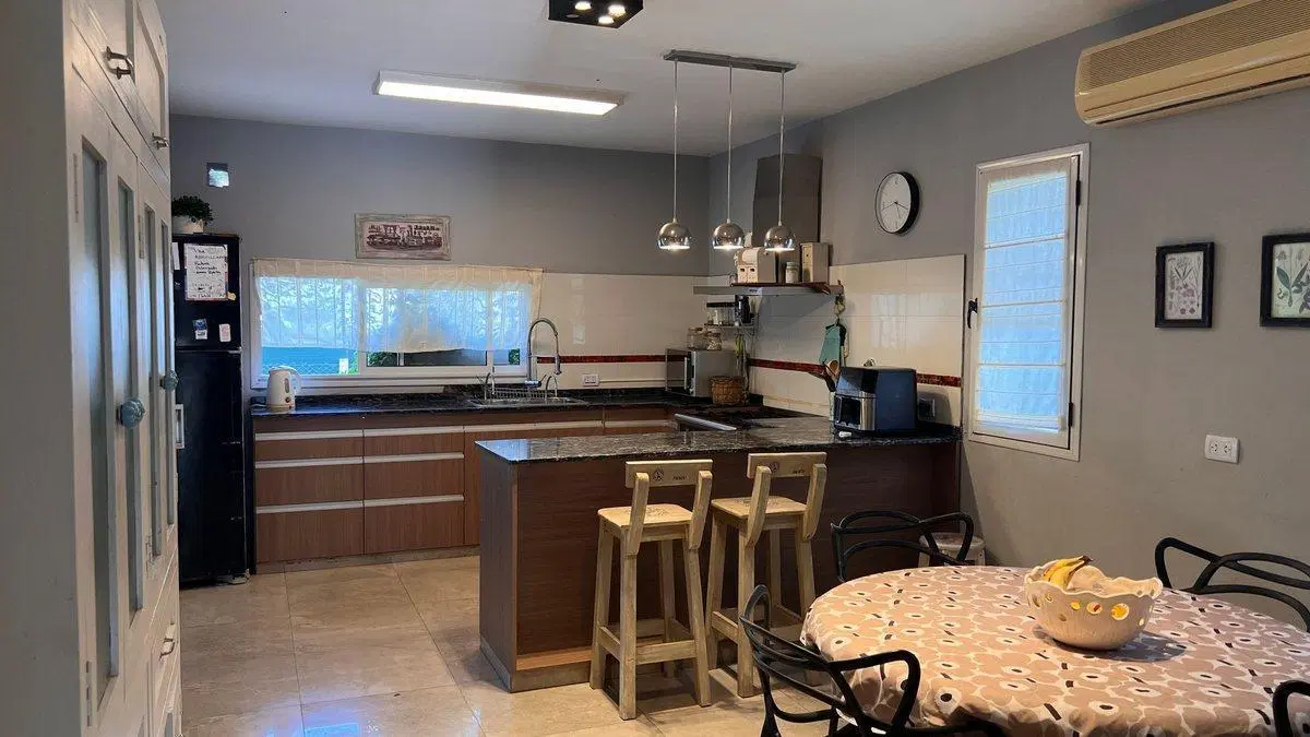 VENTA DE CASA DE 4 DORMITORIOS - ALTO VERDE 3 5