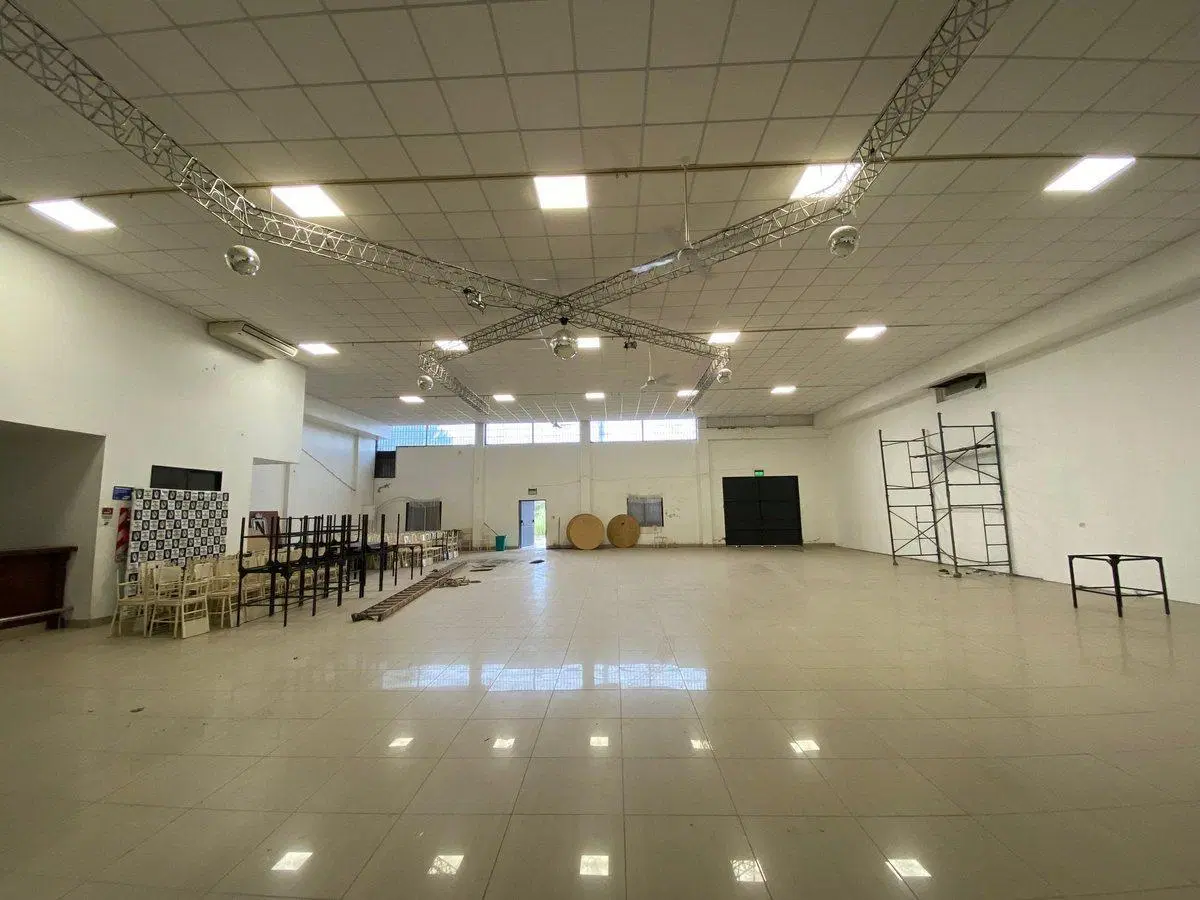 VENTA GALPON/SALON EN ALDERETES 4
