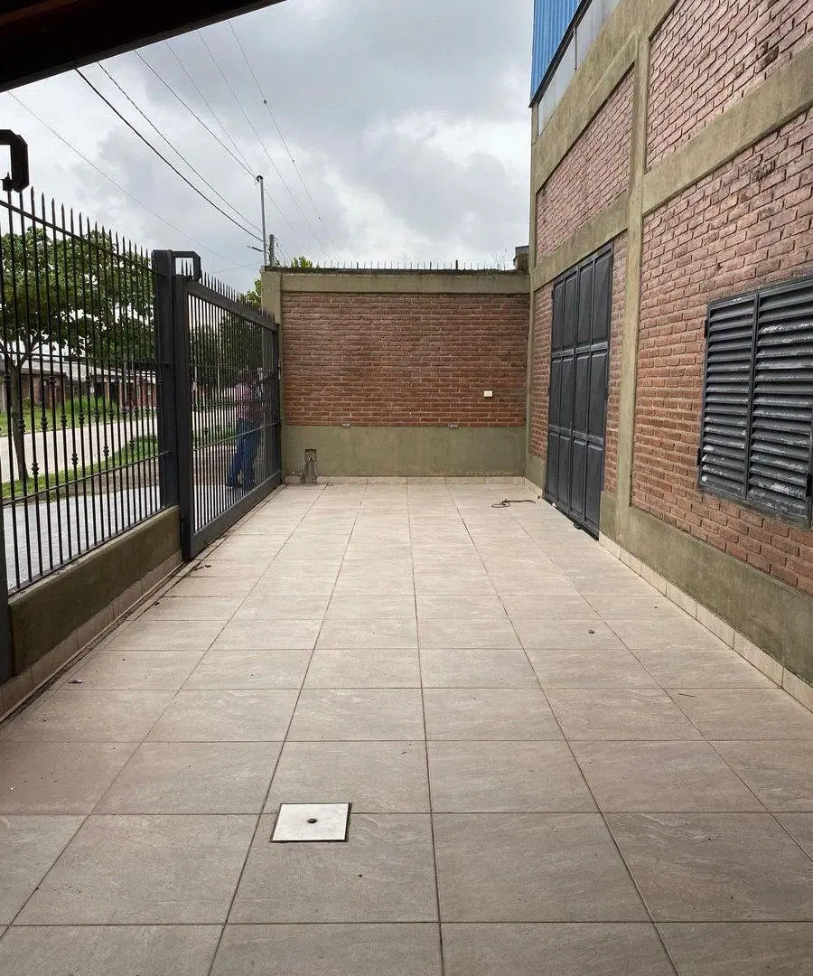 VENTA GALPON/SALON EN ALDERETES 5