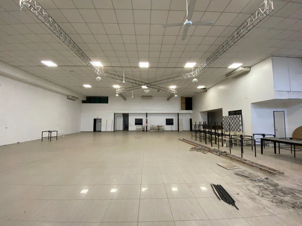 VENTA GALPON/SALON EN ALDERETES 2