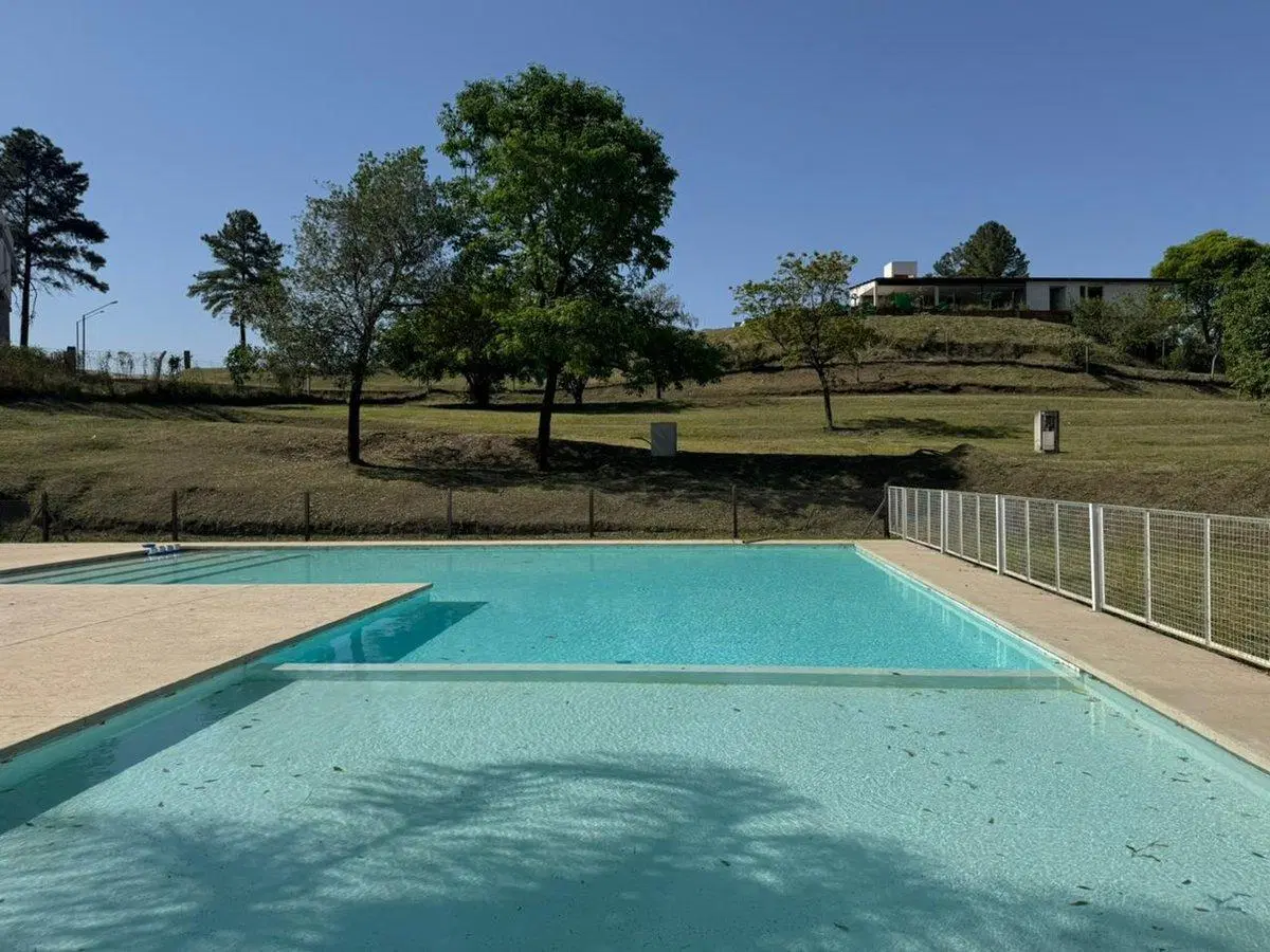 TERRENO ESQUINA EN VENTA LA RESERVA 2 3