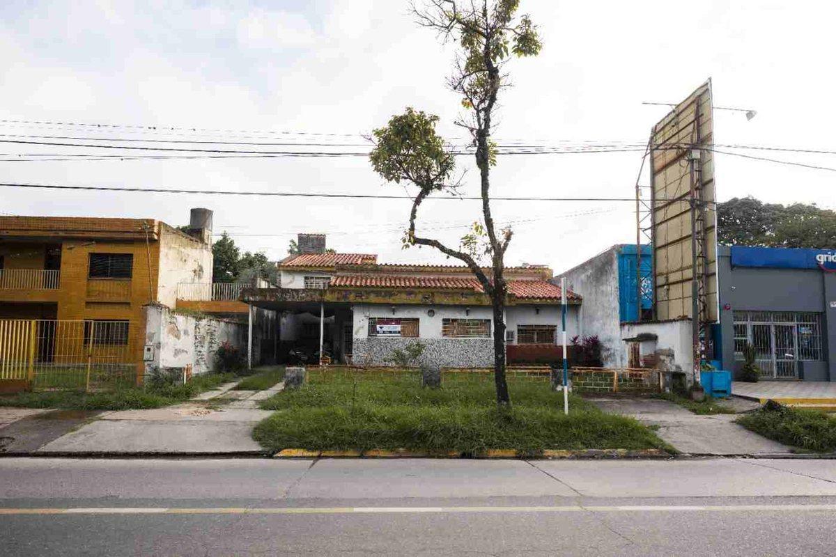 VENTA LOTE 680m2 (16*42)FOT=3 AV MATE DE LUNA 2915