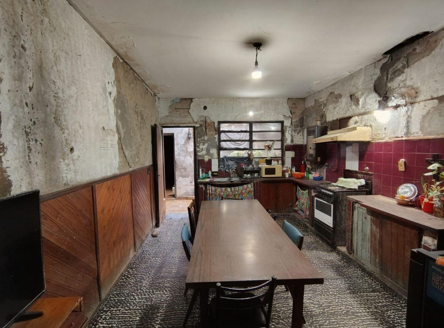 Foto de VENTA CASA 2D-ZONA PARQUE 9 DE JULIO-A REFACCIONAR, imagen 1