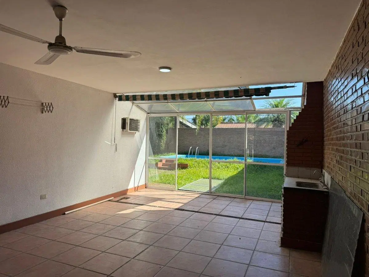 VENTA CASA 3 DORMITORIOS -AV. ADOLFO DE LA VEGA 50 5