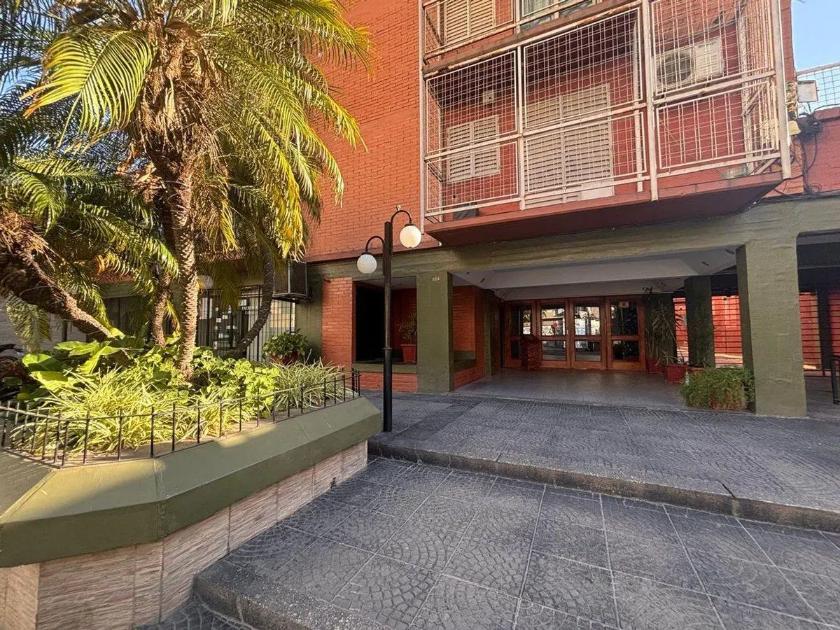 VENDO DEPTO 3 DORMITORIOS BARRIO NORTE 5