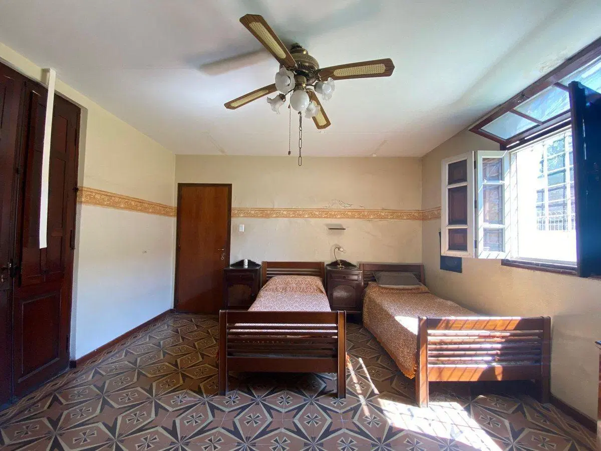 VENTA CASA 3 DORMITORIOS - VIAMONTE 1.200 4