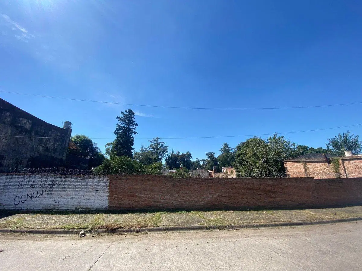 VENTA TERRENO 900 M2 - A 3 CUADRAS AV BELGRANO 2.9 2