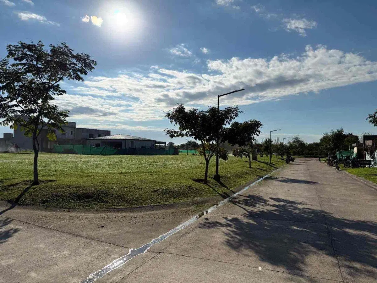 VENTA LOTE CENTRAL SUR PRADOS DE YERBA BUENA 364m2 4