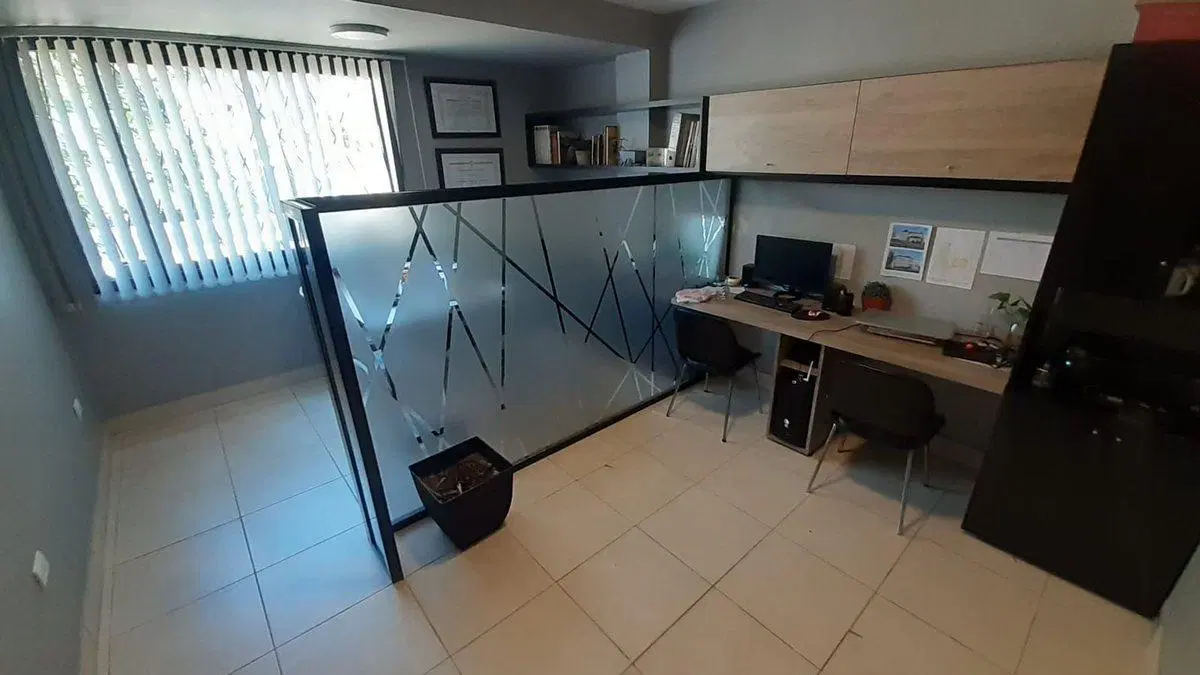 ALQUILER OFICINA 20m2 CASCO VIEJO YERBA BUENA 3