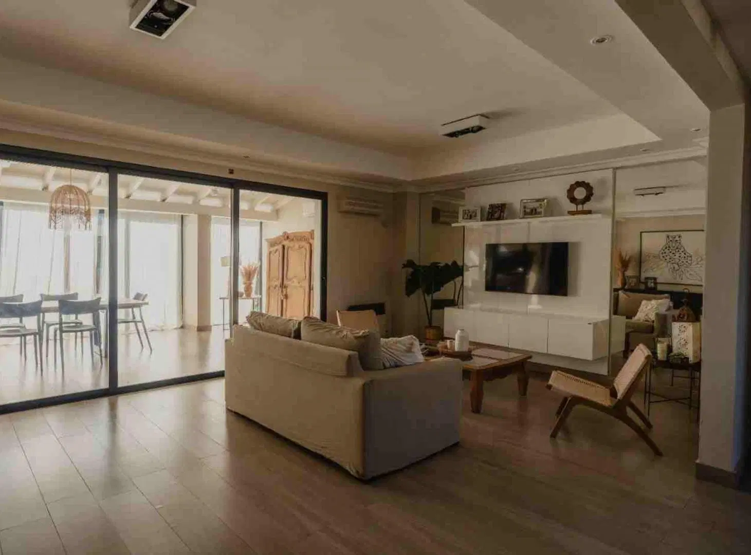 Venta Casa 4 Dormitorios con Pileta Yerba Buena 5