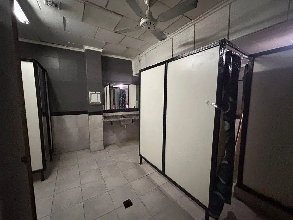 VENDO CASA SOBRE AV ROCA CASI ESQUINA ALEM 5