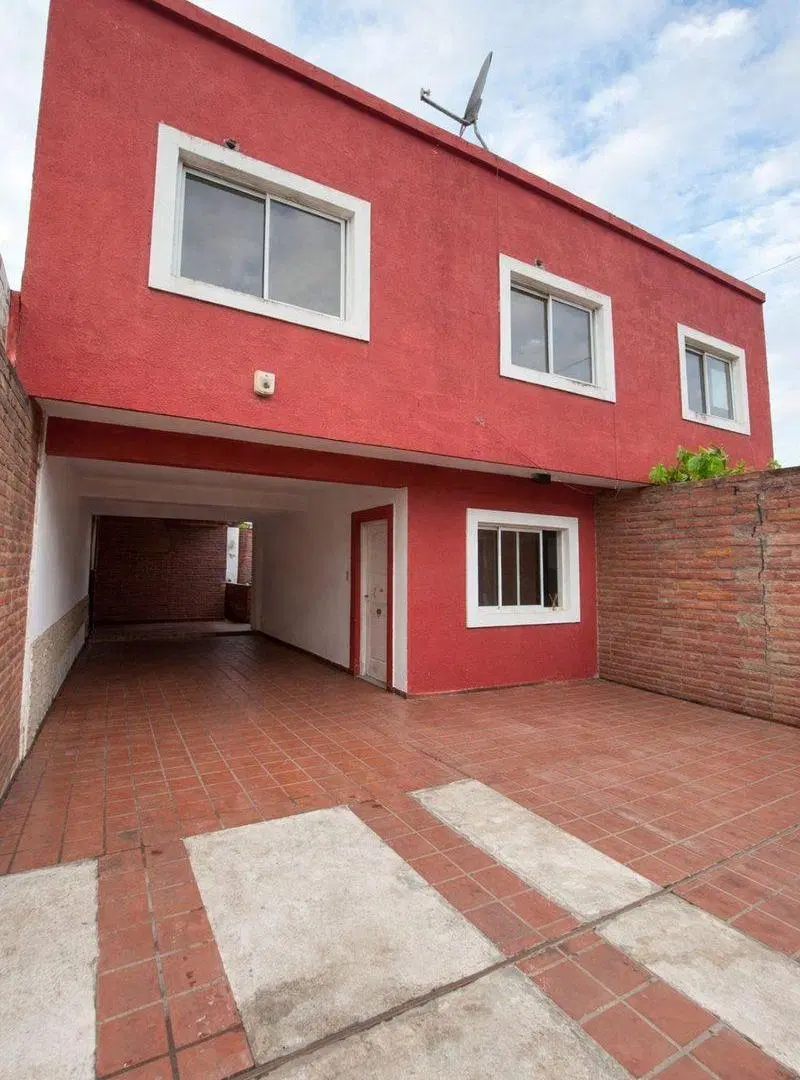 VENDO DUPLEX 3 HABITACIONES BARRIO CERRO LAS ROSAS 3