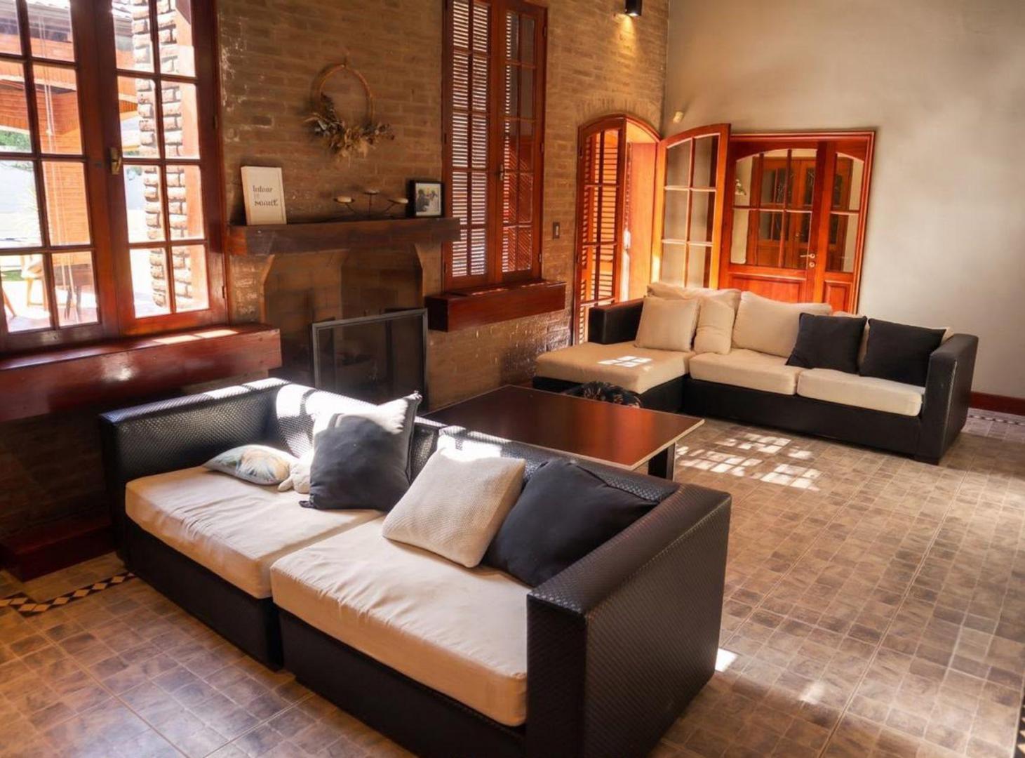 Foto de VENTA CASA 4 DORMITORIOS BEVERLY HILLS SMT, imagen 5