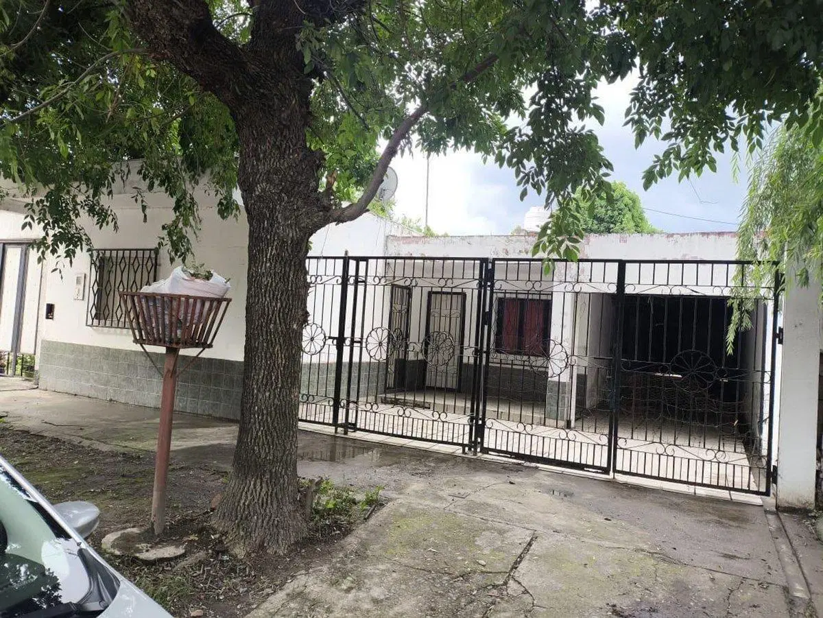 VENDO CASA ZONA SUR 4 HAB MAS LOCAL COMERCIAL 8