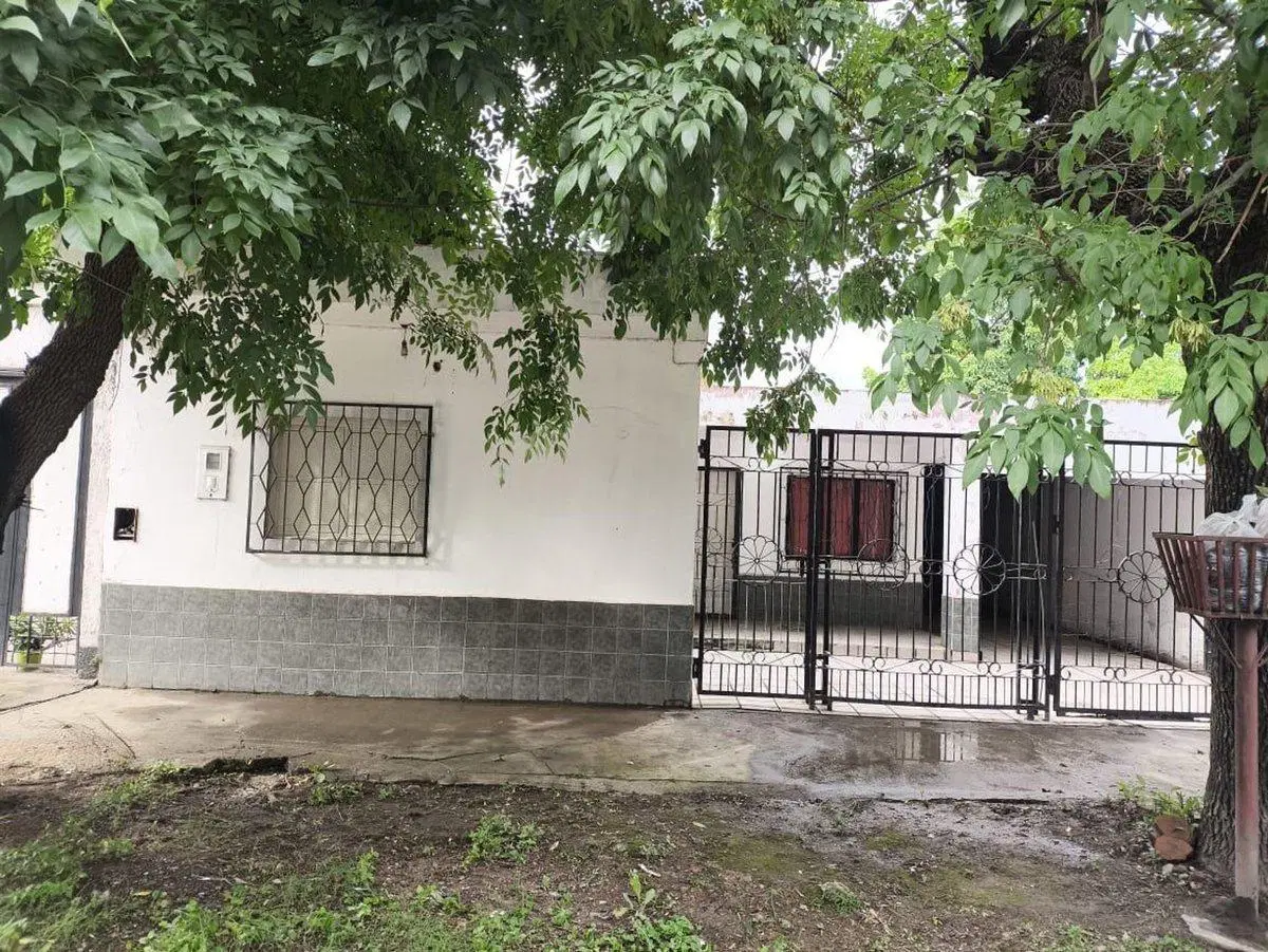 VENDO CASA ZONA SUR 4 HAB MAS LOCAL COMERCIAL 2