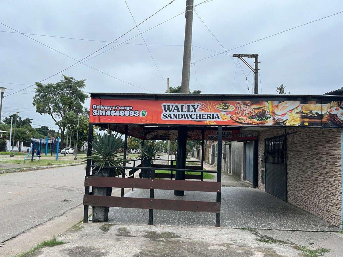 Foto de SE VENDE CASA CON LOCALES COMERCIALES, imagen 4