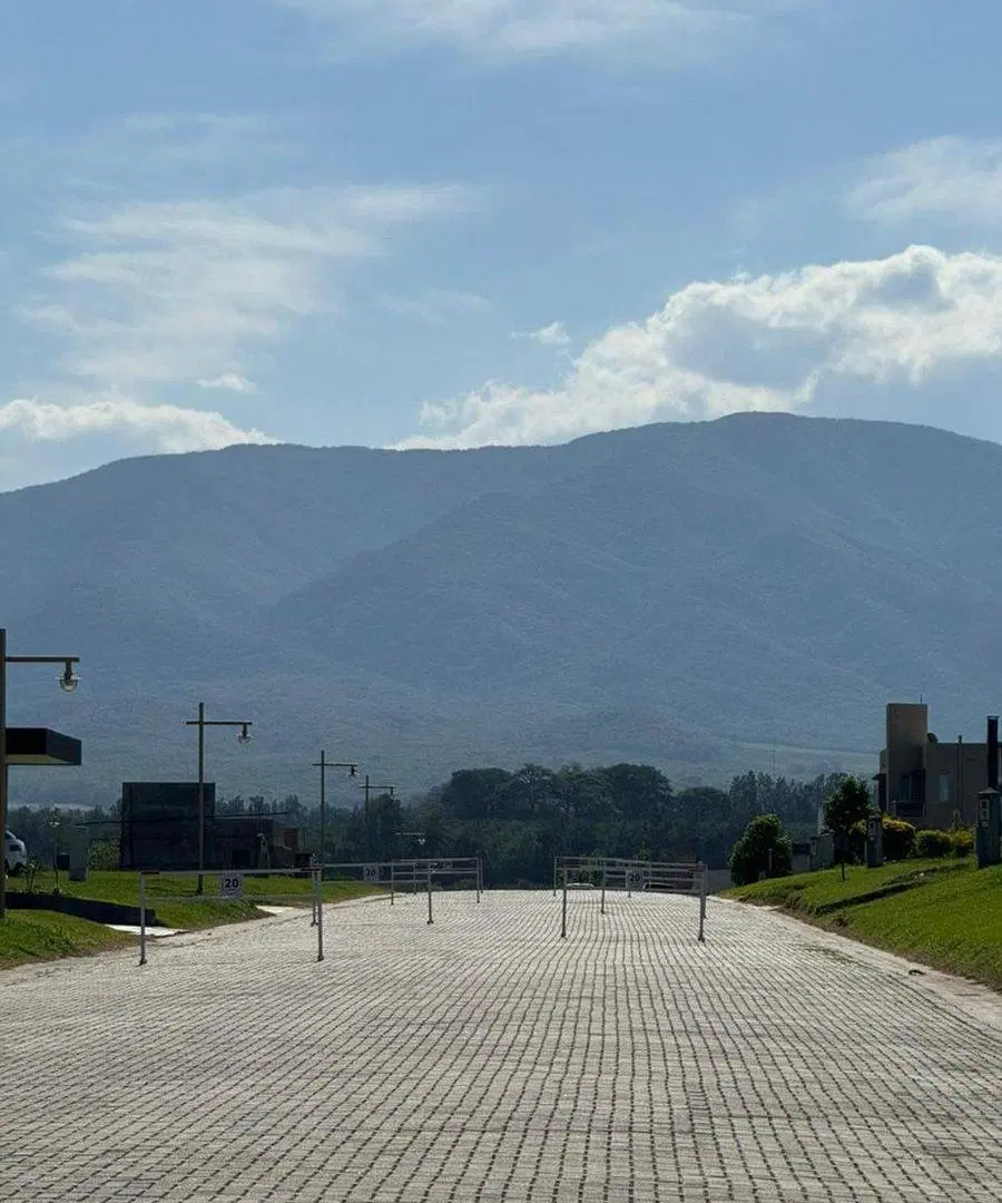 VENTA TERRENO CENTRAL PRADERAS DEL NOGAL 3