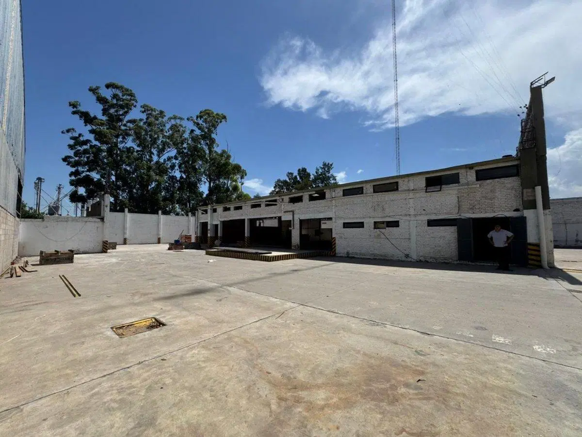 PREDIO INDUSTRIAL EN VENTA APTO GALPONES 2