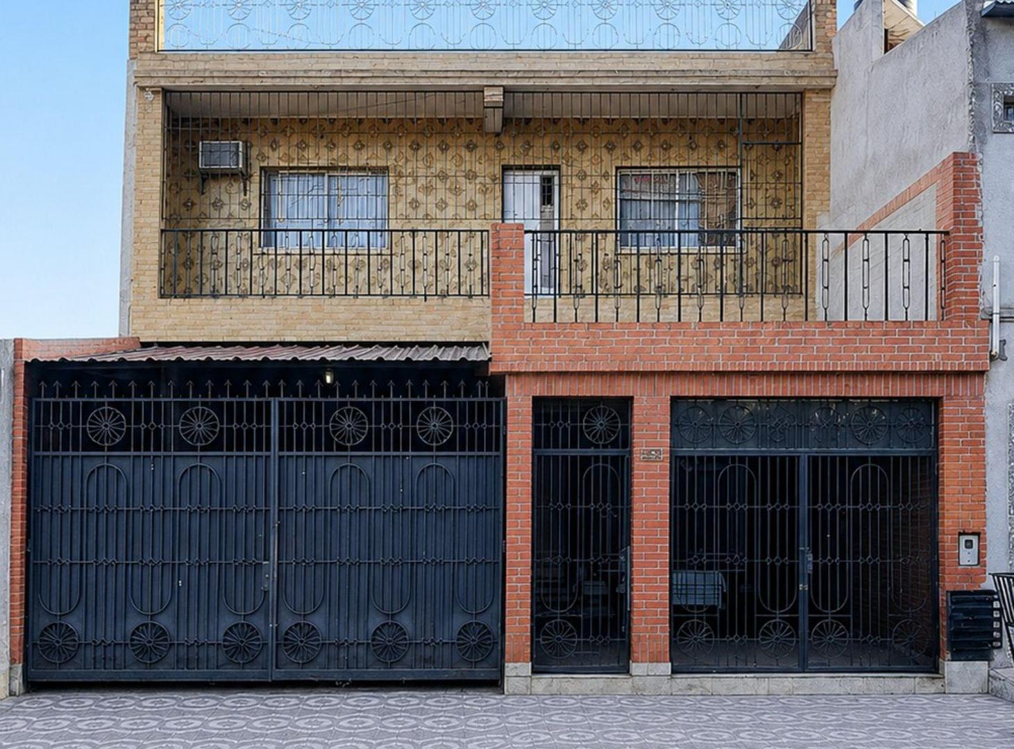 Foto de VENTA CASA 5 DORM-PARA USO COMERCIAL O RESIDENSIAL, imagen 1
