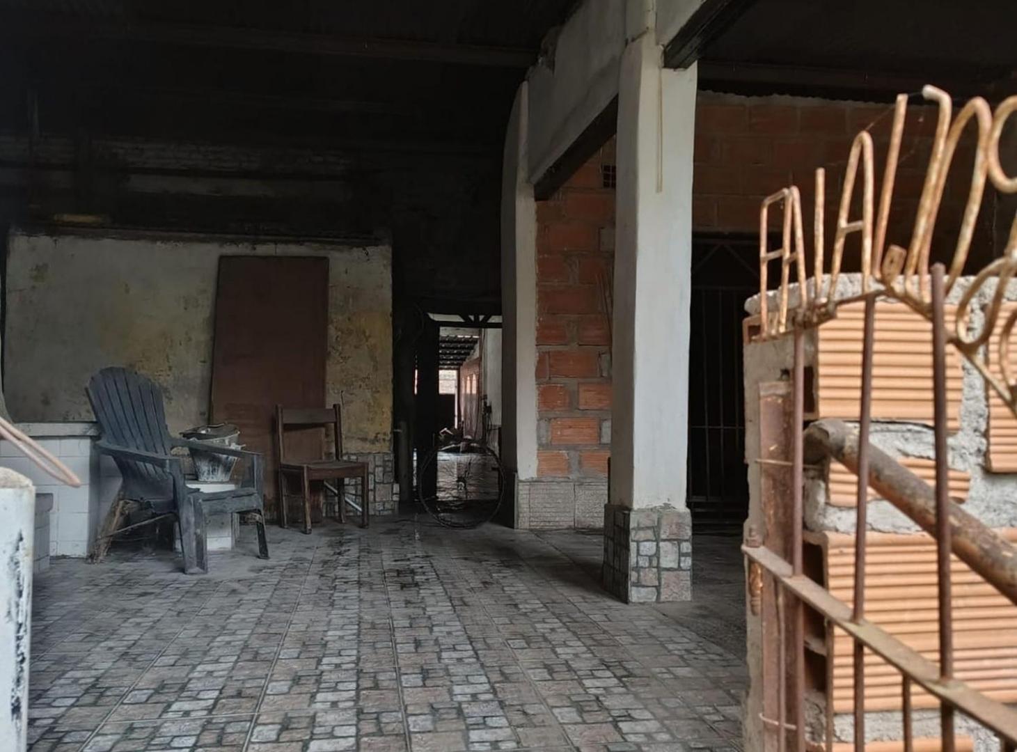 Foto de VENTA CASA 5 DORM-PARA USO COMERCIAL O RESIDENSIAL, imagen 5