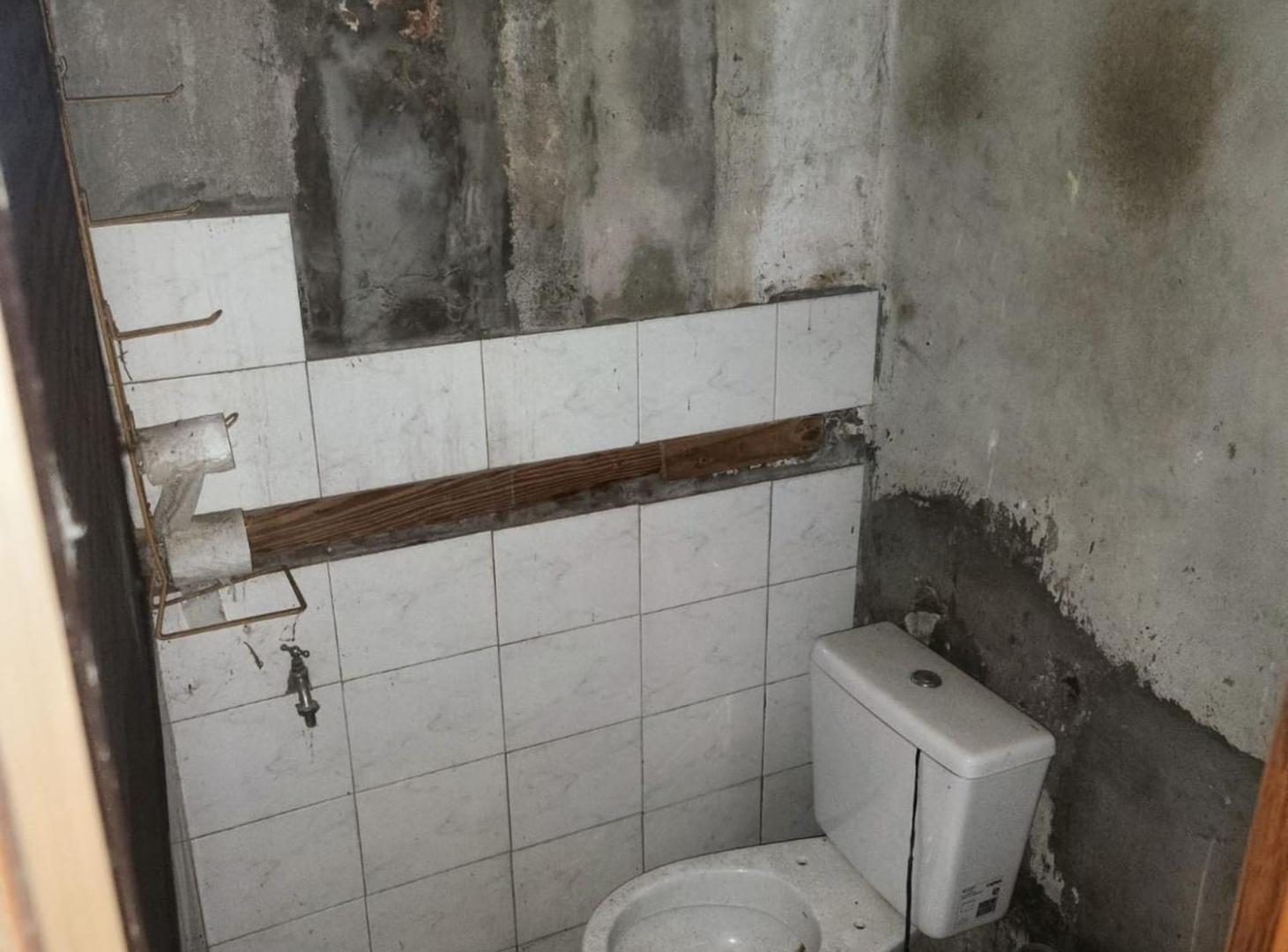 Foto de VENTA CASA 5 DORM-PARA USO COMERCIAL O RESIDENSIAL, imagen 3