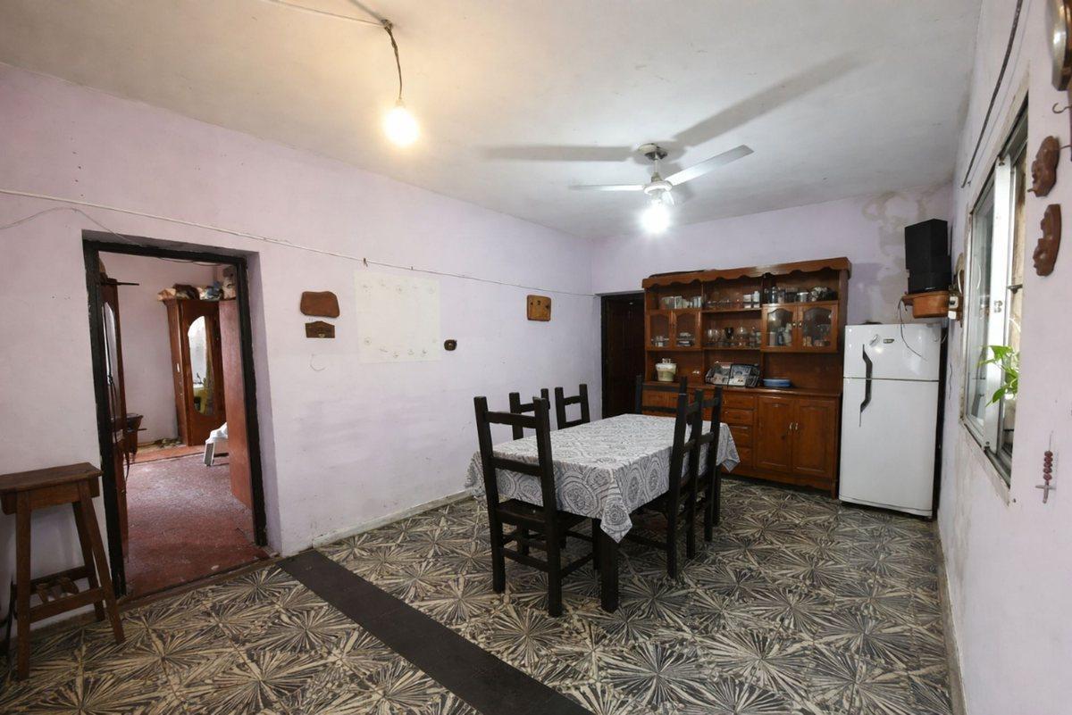 Foto de CASA ESQUINA-AMPLIO TERRENO Y POTENCIAL COMERCIAL, imagen 3