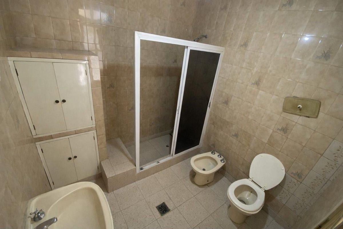 Foto de VENTA CASA 4 DORM- 2 BAÑOS- B° EL BOSQUE- SMT, imagen 4