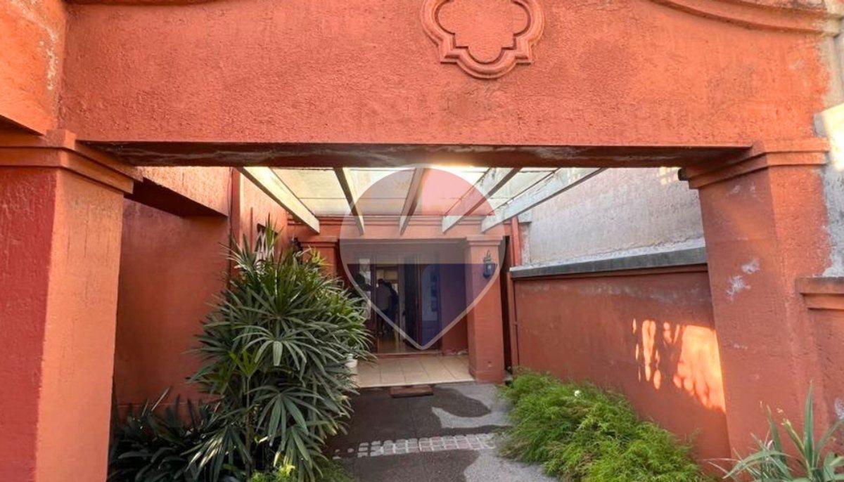 Foto de VENTA CASA SOBRE AVENIDA MATE DE LUNA, imagen 1