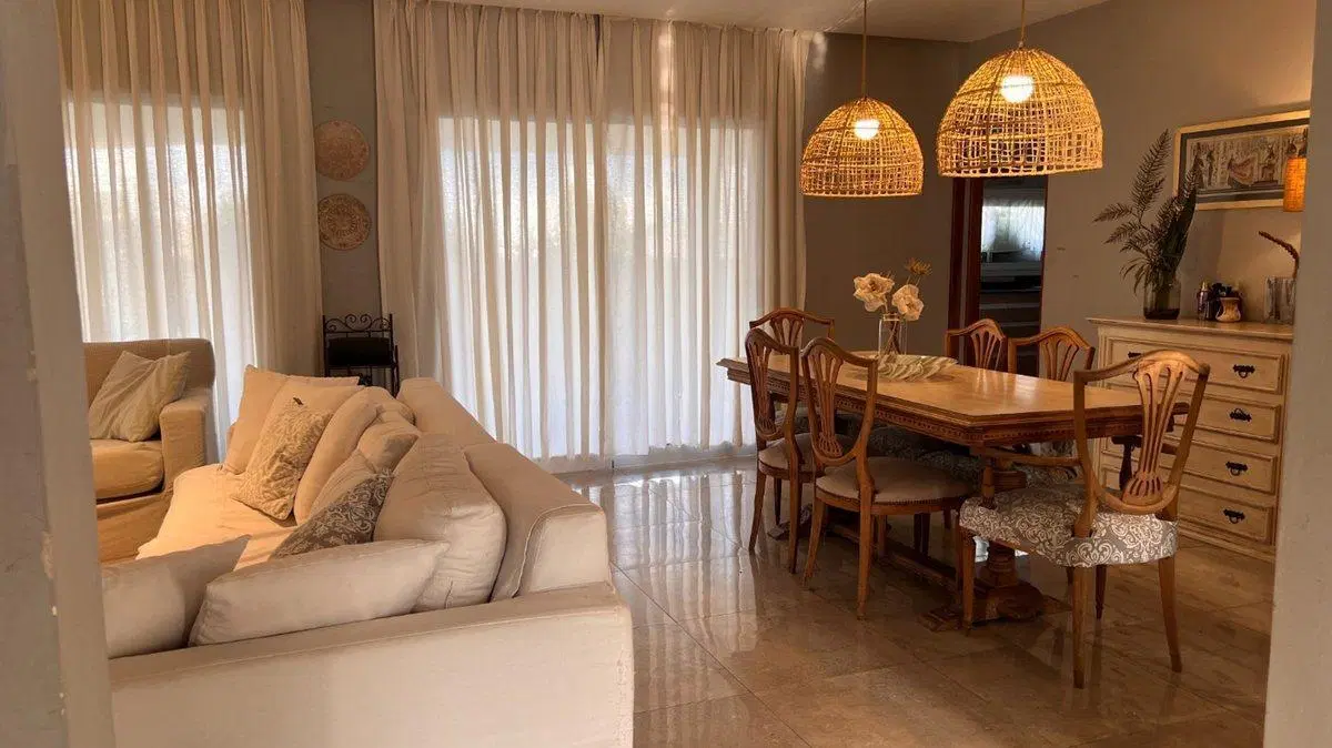 VENTA DE CASA DE 4 DORMITORIOS - ALTO VERDE 3 3