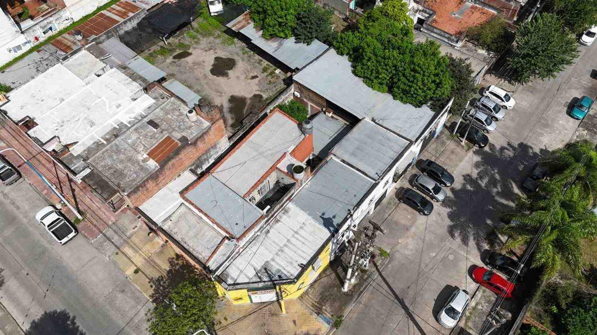 Foto de VENTA ESQUINA AV. BELGRANO Y AZCUENAGA 560M2, imagen 2