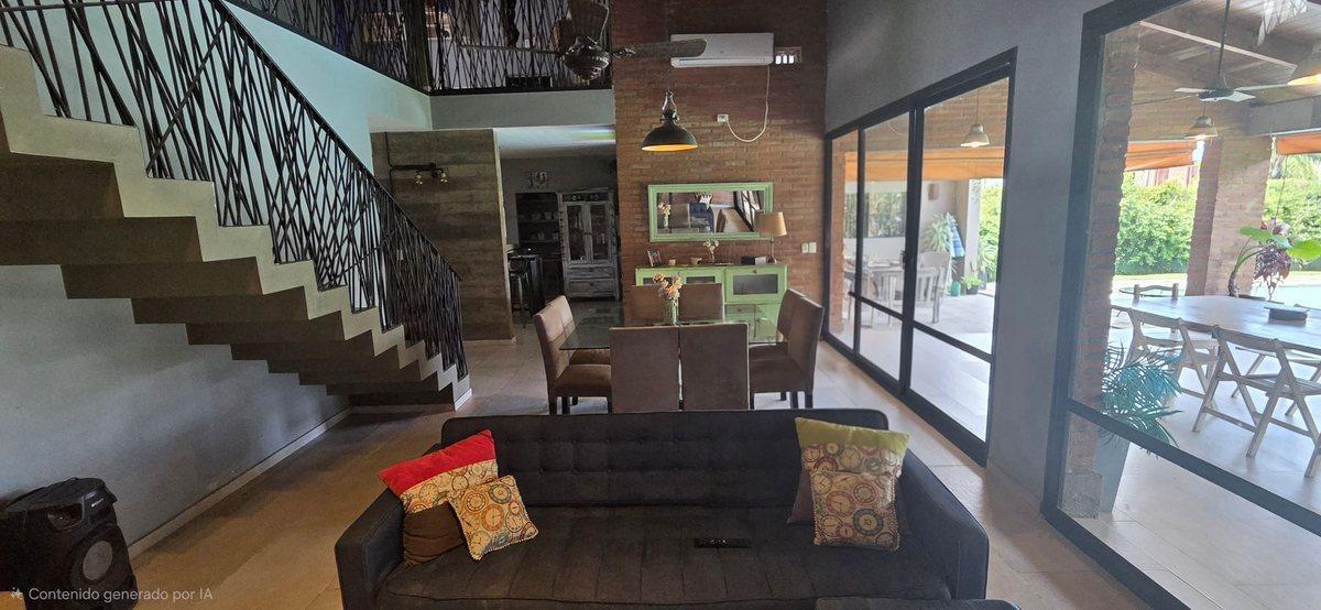 Foto de VENTA CASA 4 DORM CON PILETA B° QUINTA AZUCENA YB, imagen 3