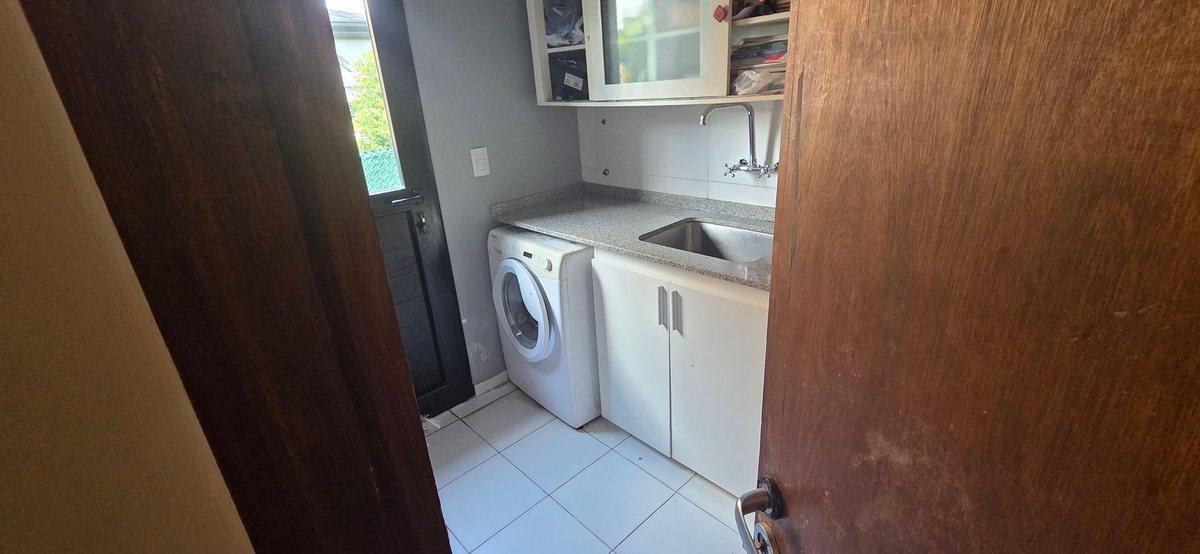 Foto de VENTA CASA 4 DORM CON PILETA B° QUINTA AZUCENA YB, imagen 2