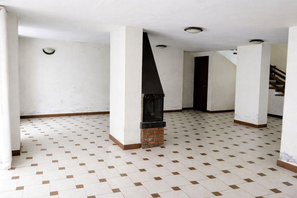 Foto de Venta Casa Yerba Buena Zona Municipalidad. 5 dorm., imagen 2