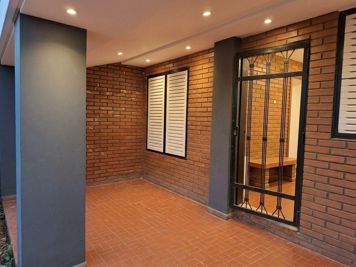 Foto de Venta Casa Yerba Buena Zona Municipalidad. 5 dorm., imagen 3