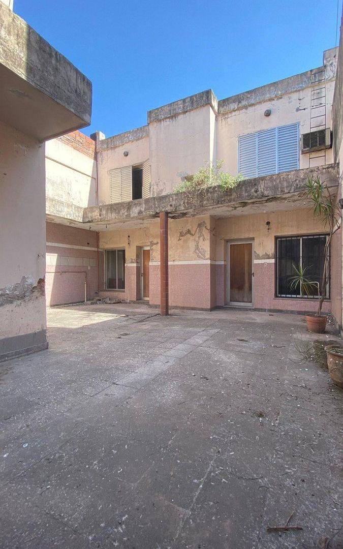 Foto de CASA A REFACCIONAR ZONA COMERCIAL, imagen 1