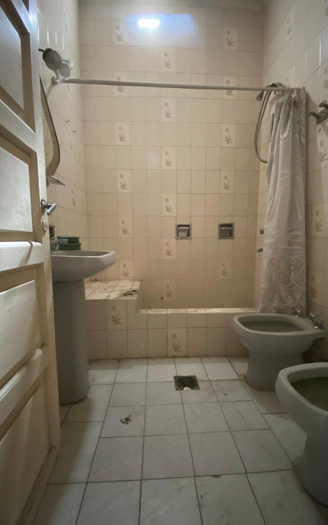 Foto de CASA A REFACCIONAR ZONA COMERCIAL, imagen 4