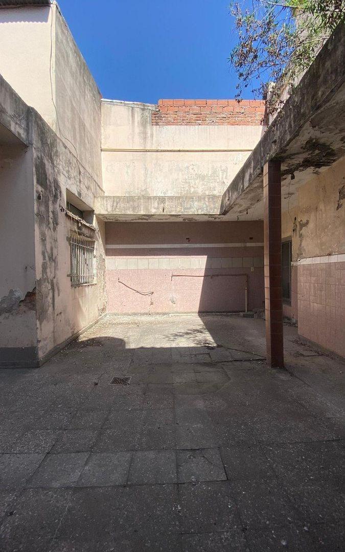 Foto de CASA A REFACCIONAR ZONA COMERCIAL, imagen 2
