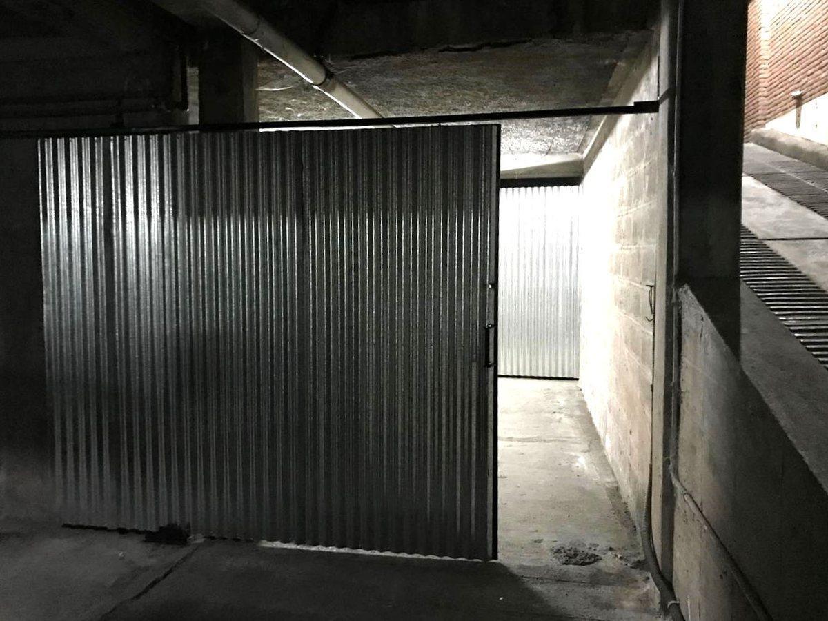 Foto de VENTA DE COCHERA CERRADA CON BAULERA EN BARRIO SUR, imagen 3
