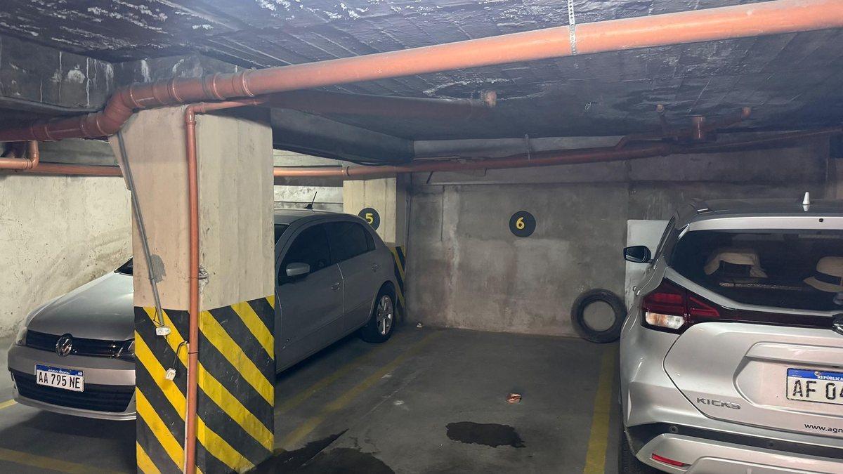 Foto de VENTA COCHERA CÉNTRICA EXCELENTE INVERSIÓN, imagen 2