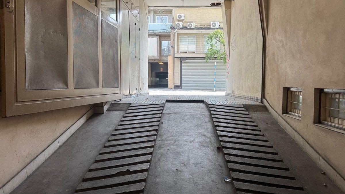 Foto de VENTA COCHERA CÉNTRICA EXCELENTE INVERSIÓN, imagen 3