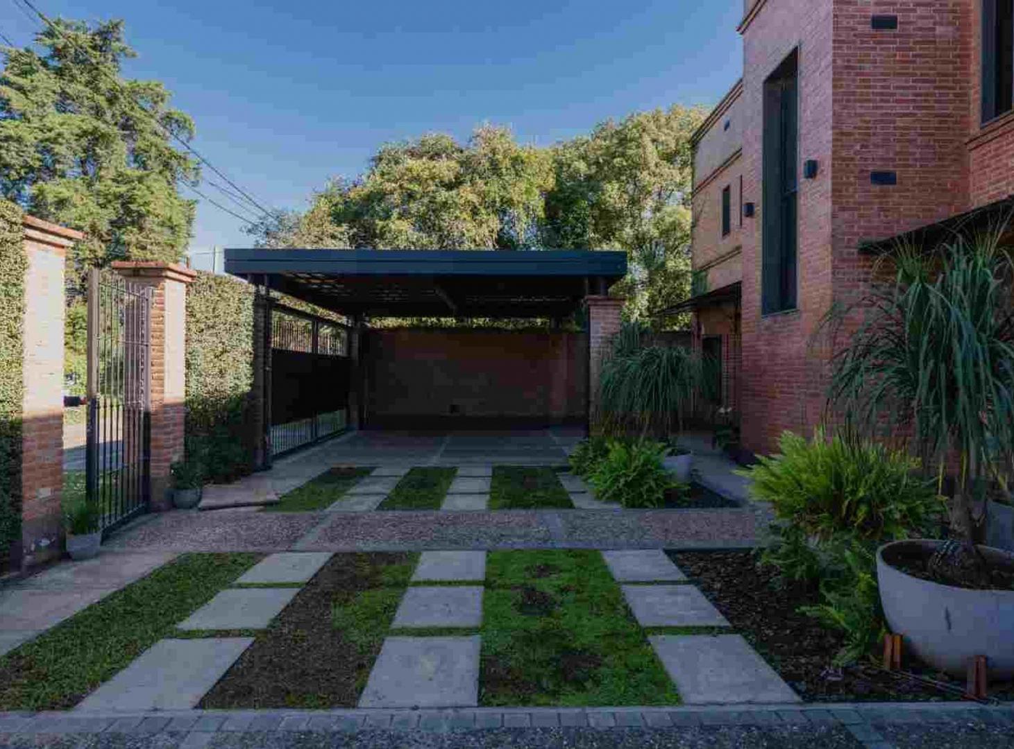 Foto de Venta Casa 4 Dormitorios con Pileta Yerba Buena, imagen 4